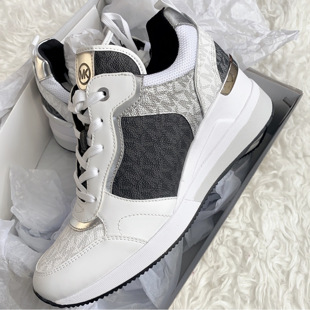 Michael kors women’s Crista Mixed-Media Trainer size 10 - Picture 6 of 10